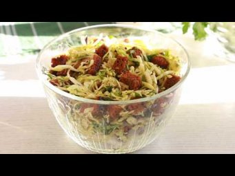 Все дело в заправке! Самый вкусный Салат из капусты из  2 ингредиентов! Чем проще ,тем вкуснее !