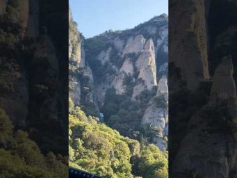 МОНСЕРРАТ/MONTSERRAT&mdash; &laquo;разрезанная/зубчатая&raquo; гора,расположенная в 50 км от Барселоны