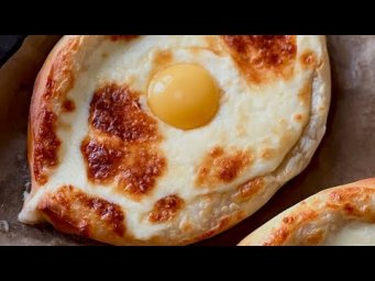 Хачапури по-аджарски - мягкое дрожжевое тесто и мнооого много сочной начинки