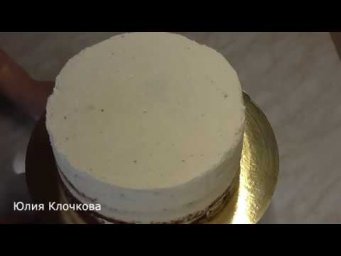 Выпекаю коржи и формирую торт.