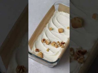 СЕМИФРЕДО С ПЕЧЕНЬЕМ, ОРЕХАМИ И ЯГОДАМИ