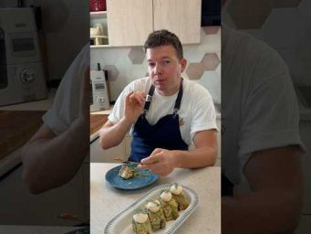 Овощной рулет с сырным кремом и вялеными томатами