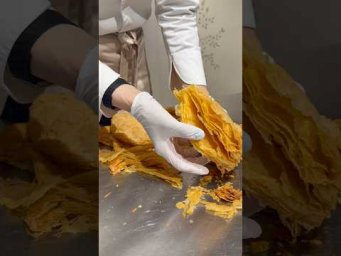 Почему я вырезаю коржи для Наполеона из готового теста,а не катаю корж под торт?